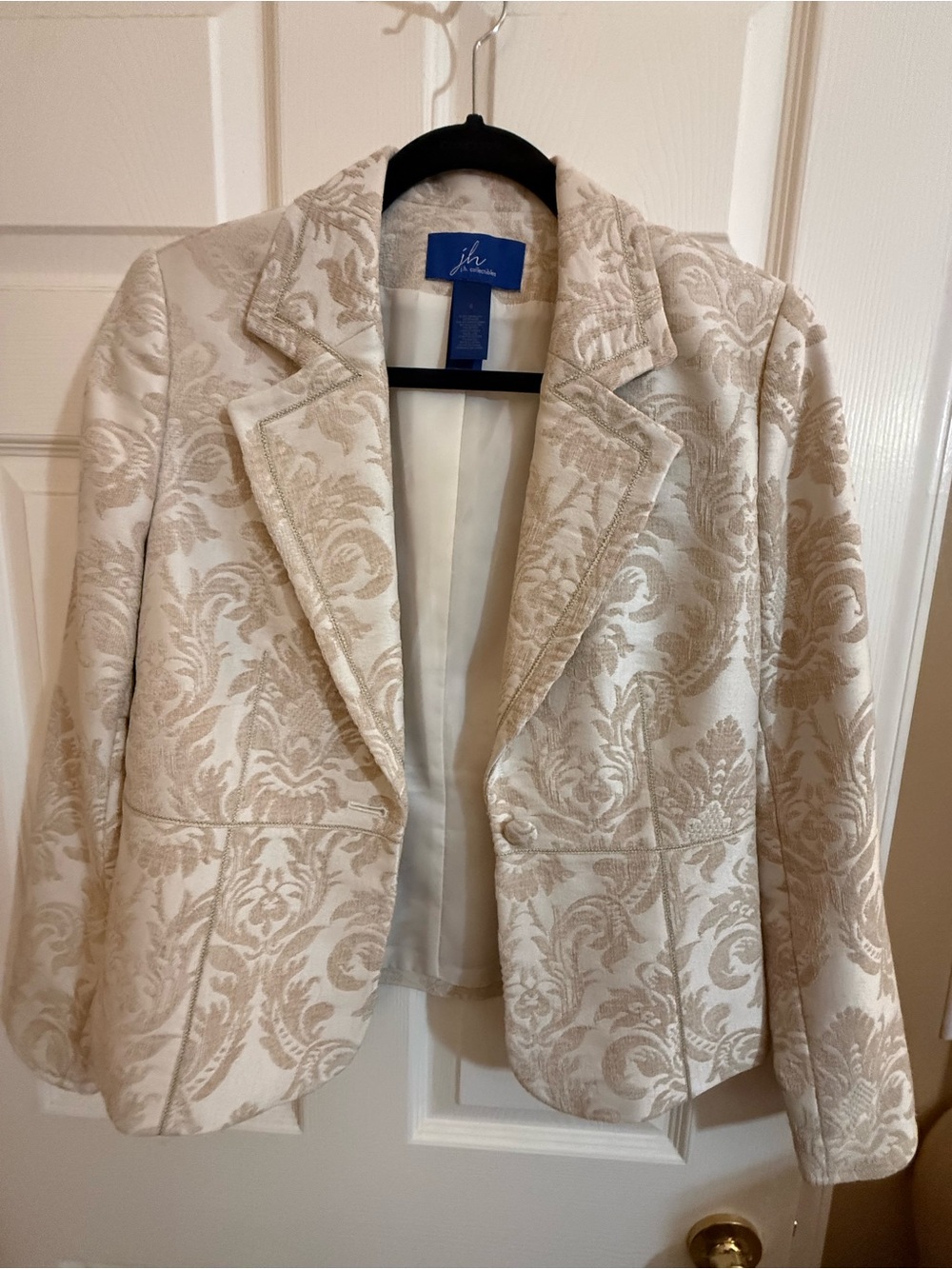 JH Collectibles Cream and Beige Jacquard Blazer